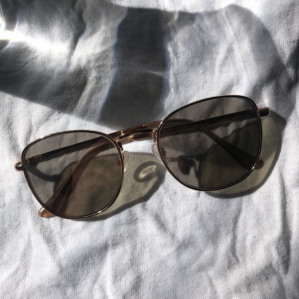 retro style sunglasses
